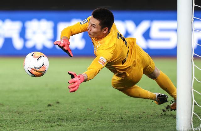 华体会-海港完善门将储备欲引进杜佳 为同时双线作战考虑